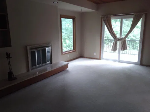 1505 McCarthy Rd, Eagan, MN 55121