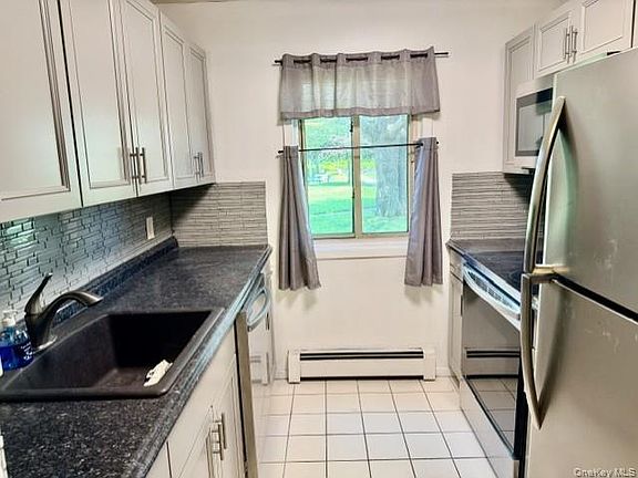2nd image of 2439 Union Blvd. Apt 2A #2A