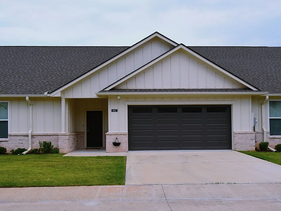 6067 Hamilton Meadows Way