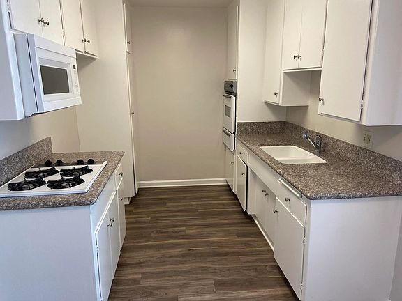 3rd image of 1030 W Olive Ave #6