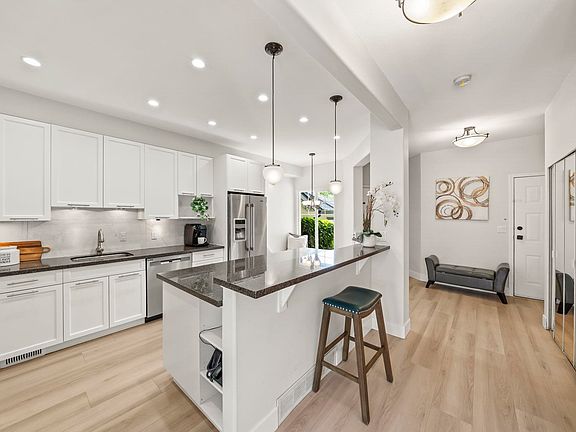 4th image of 1765 Paddock Dr #12