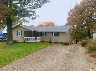 747 Persimmon Rd, Petersburg, IL 62675