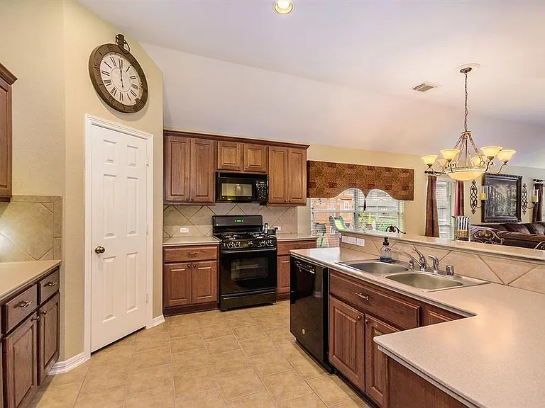 8707 Preston Field Ln — Photo 12