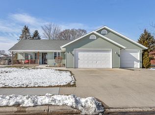 415 S 5th St, Cedar Grove, WI 53013