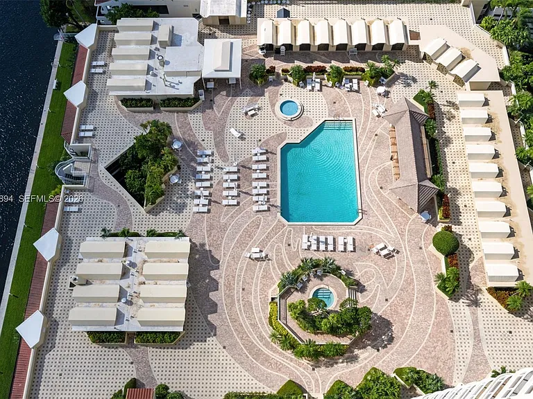 20191 E Country Club Dr #TS8 — Photo 22