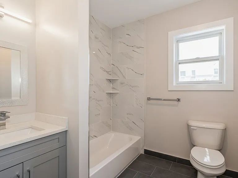 6108 Hudson Ave — Photo 11
