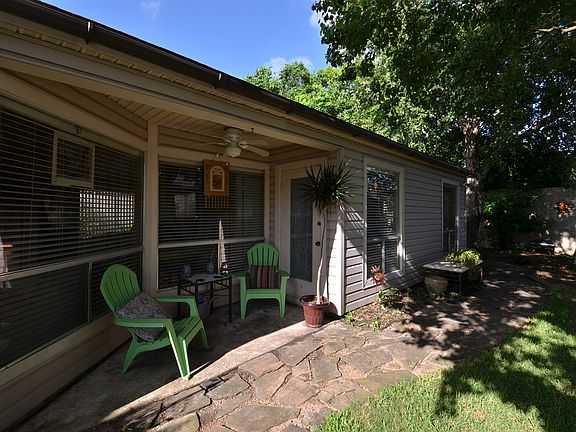 Side Conversation Area