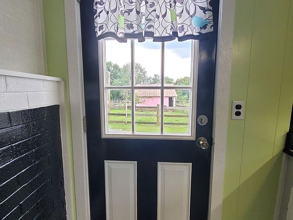 3rd image of 448 Ridgeview Rd APT 3