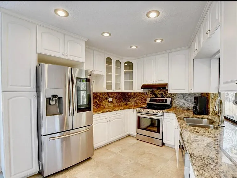 17768 Maplewood Dr #0 — Photo 28