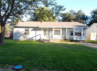 106 Charles Ln, Terrell, TX 75160