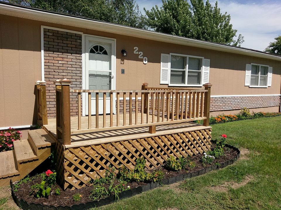 front entry with 10x12 deck