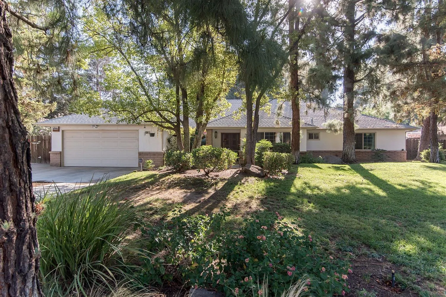 6384 N Lead Ave photo 1