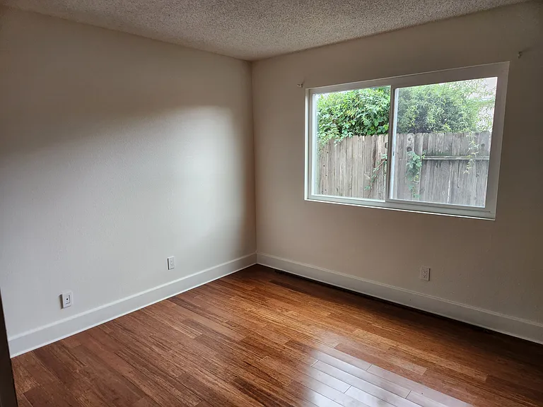 Santa Anita St — Photo 16