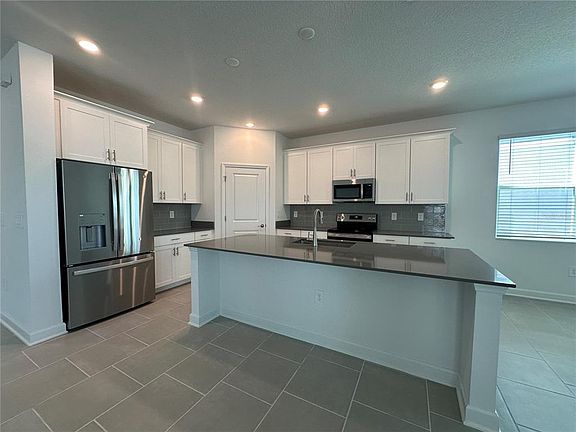 5th image of 3052 Park Vale Rd