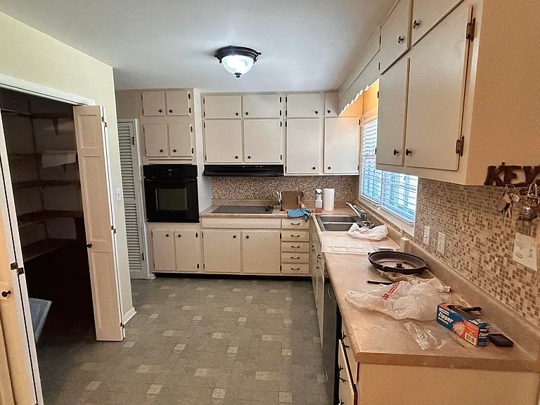 2106 Giles Dr NE — Photo 9