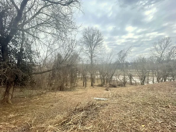 23 Chillicothe Rd, Gallipolis, OH 45631