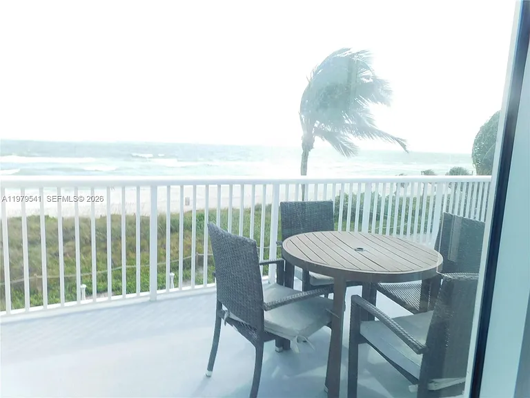 5401 Collins Ave #526 — Photo 23