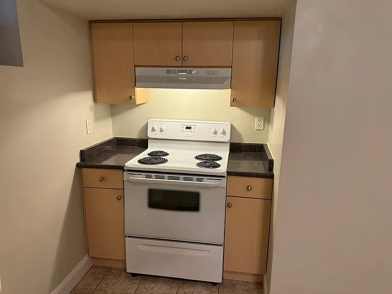 1425 Cornell Ave — Photo 11