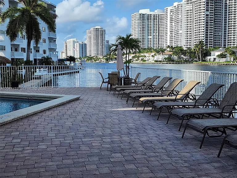 3161 S Ocean Dr #404 — Photo 6
