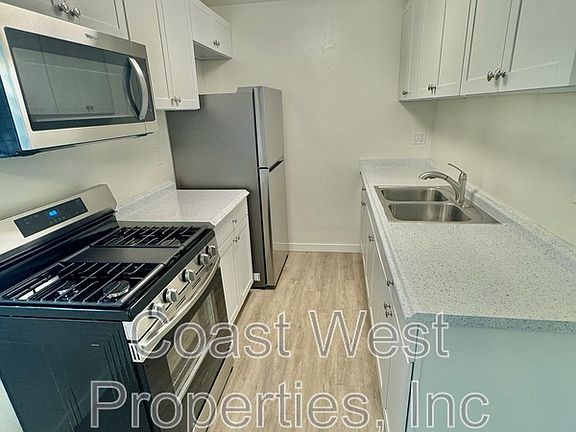 4th image of 381 Oak Ave APT 1