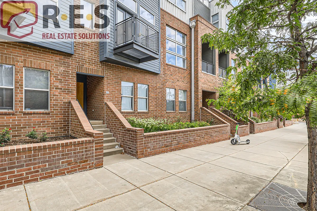 Building Photo - 2708 Blake St