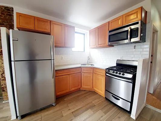 Rented by Ideal Properties Group | media 4