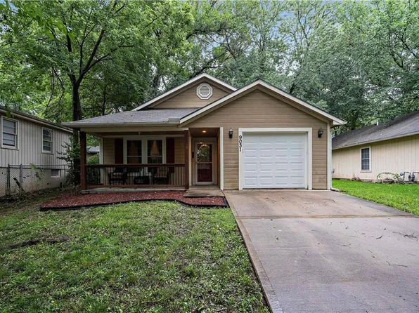 9031 Walnut St, Kansas City, MO 64114