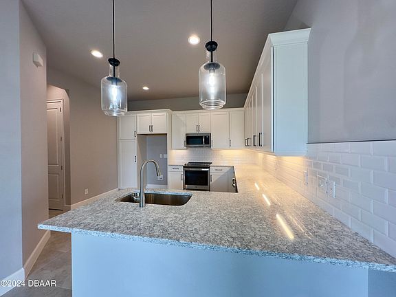 3rd image of 6458 Roseberry Ct