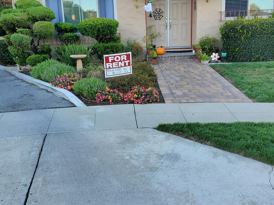 Front of 4-plex