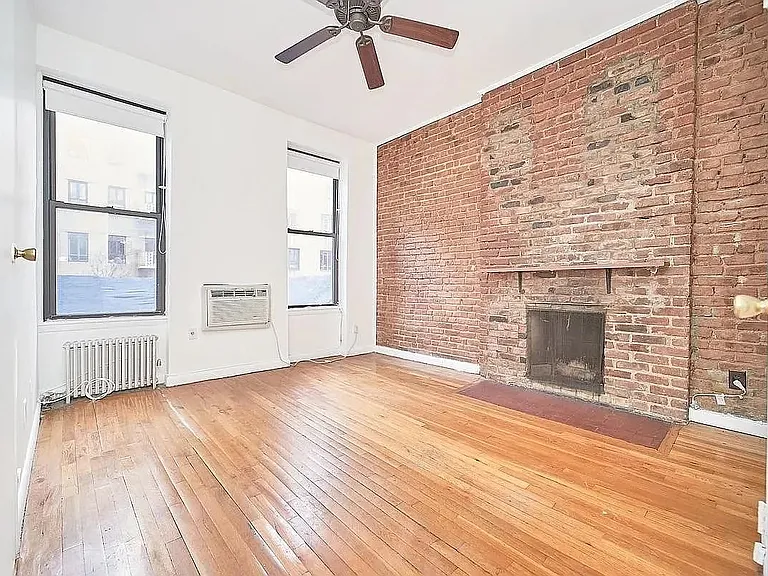 241 W 24th St #4A — Photo 1