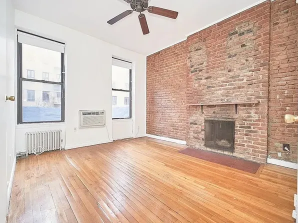 241 West 24th Street image 1 of 4