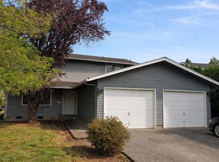 2829 & 2831 Applewood Ln #2831, Eugene, OR