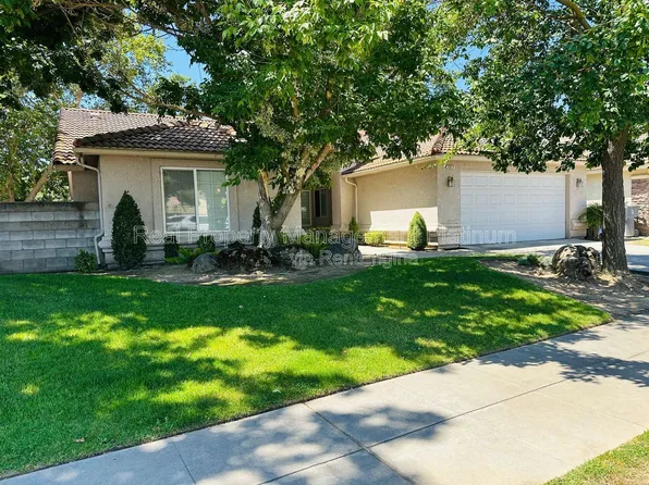 2012 Riverview Dr, Madera, CA 93637