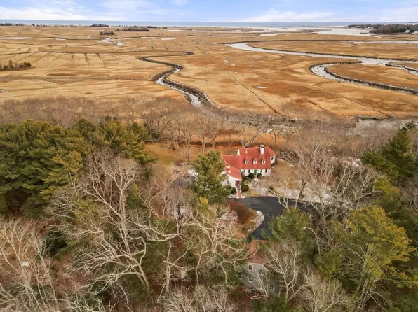 93 Duck Hill Ln, Marshfield, MA 02050