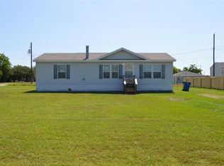 2008 7th St, Hempstead, TX 77445