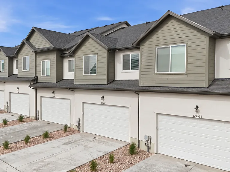 12668 S Treasure Lake Cv — Photo 2