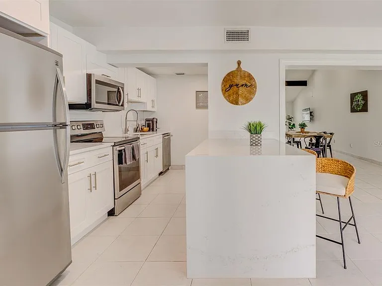 8541 Briar Grove Cir — Photo 10