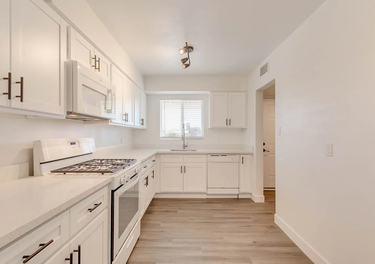 4129 North 33rd Drive — Photo 1