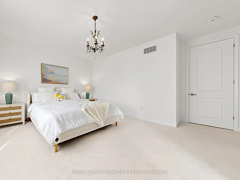635 Newlove St — Photo 27