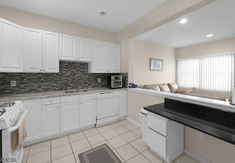 158 Autumn Ridge Rd — Photo 4