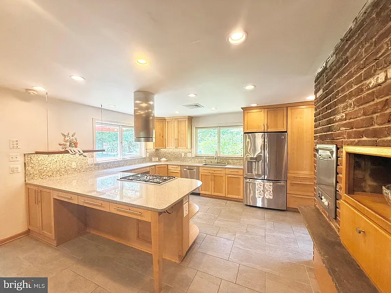 6819 Selkirk Dr — Photo 61