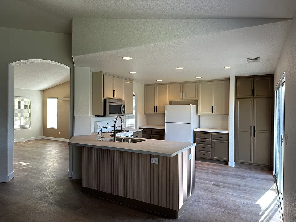 432 San Luis Dr