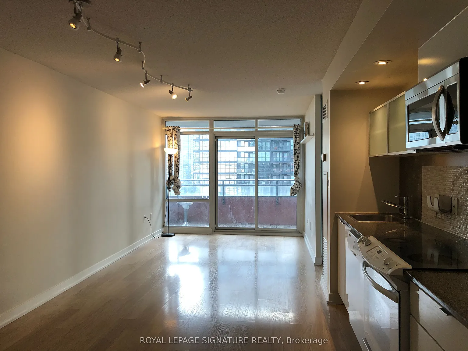 2 bed, $3,000 — Photo 4