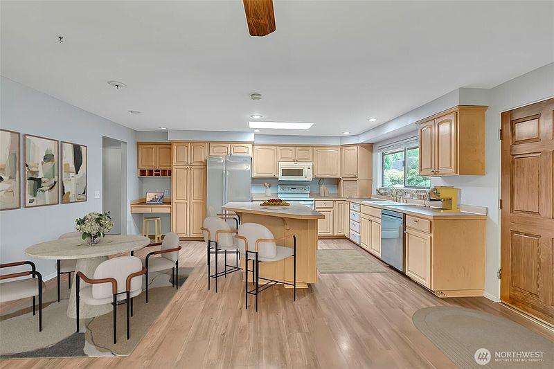 3rd image of 3409 99th Avenue E
