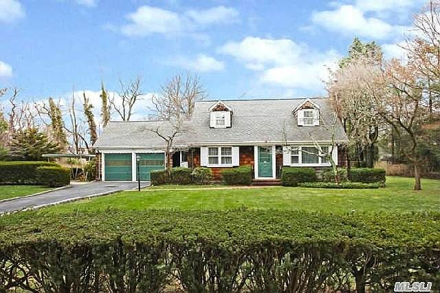 1st image of 10 Forestdale Dr