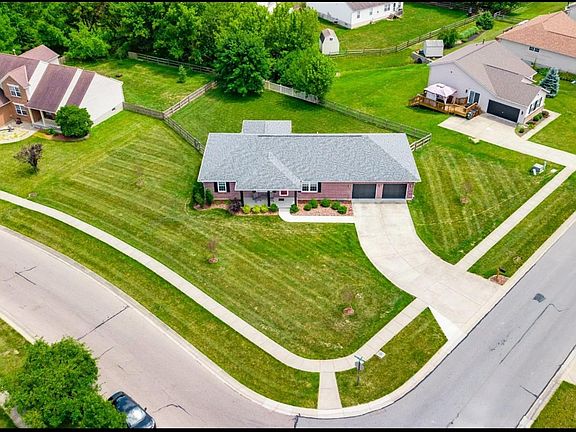 2nd image of 2898 Creekside Dr