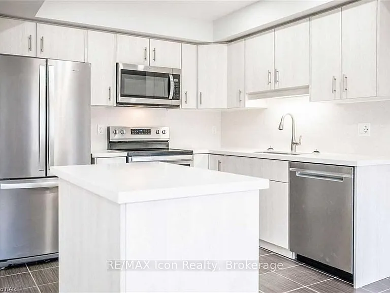 135 Acacia Rd — Photo 31