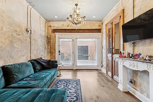 1 bed, 1.5 bath, 645 sqft, $1,850 — Photo 4