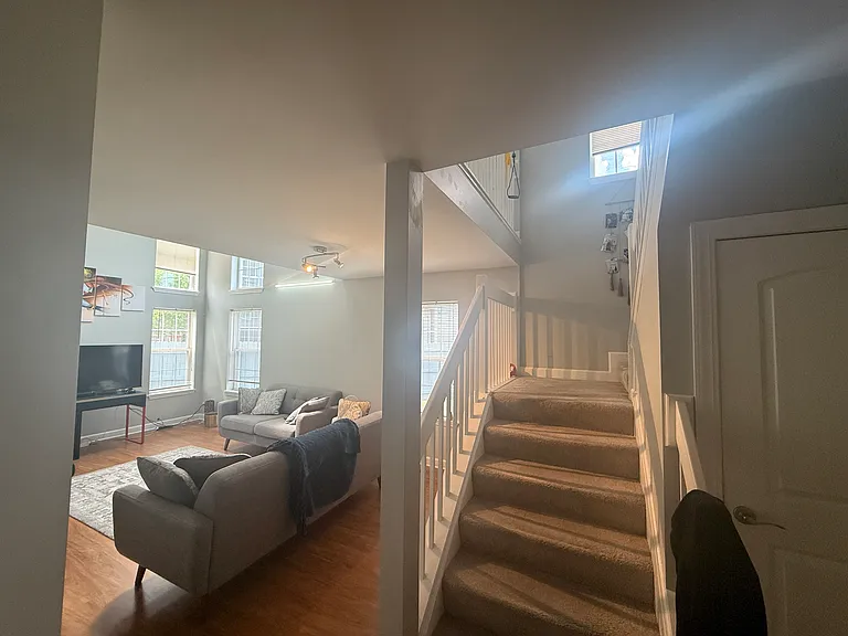 1381 Newport St — Photo 5