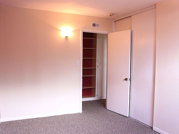 5th image of 3847 Hatton St